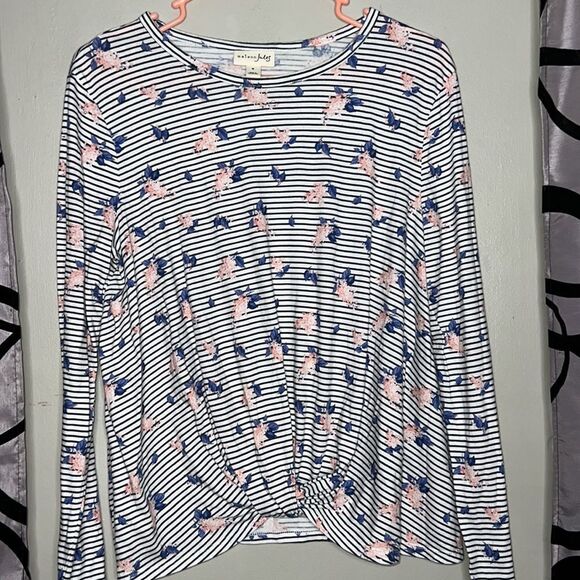 Maison Jules striped floral, long sleeve twist front top size medium - Picture 4 of 12